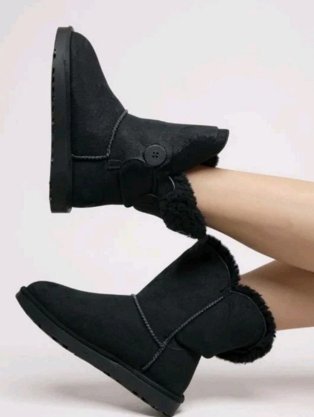 Ugg Women's Bailey Button Il Black Suede Sheepskin Lined Winter Boots! Size 8